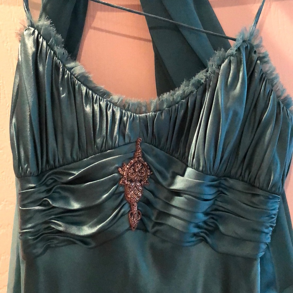 Gown - Picture 3 of 3